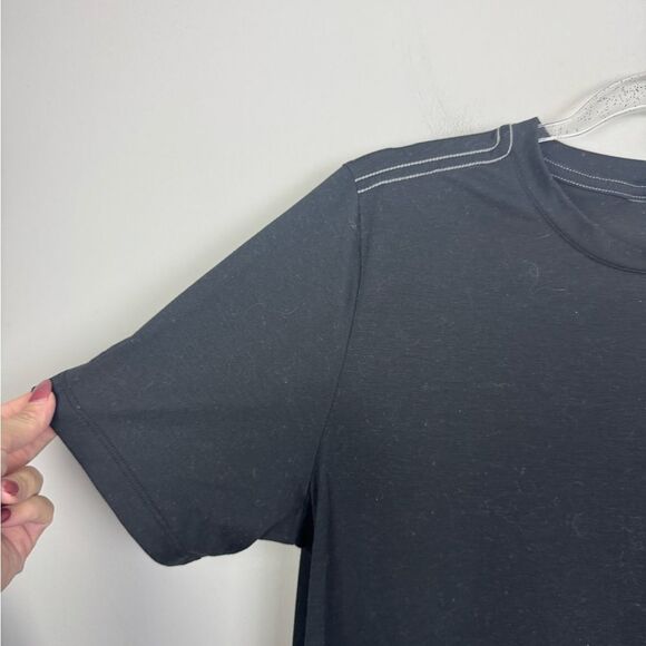 VUORI | Men’s Black Current Tech Tee Lightweight Contrast Stitch Size Medium - Picture 5 of 11